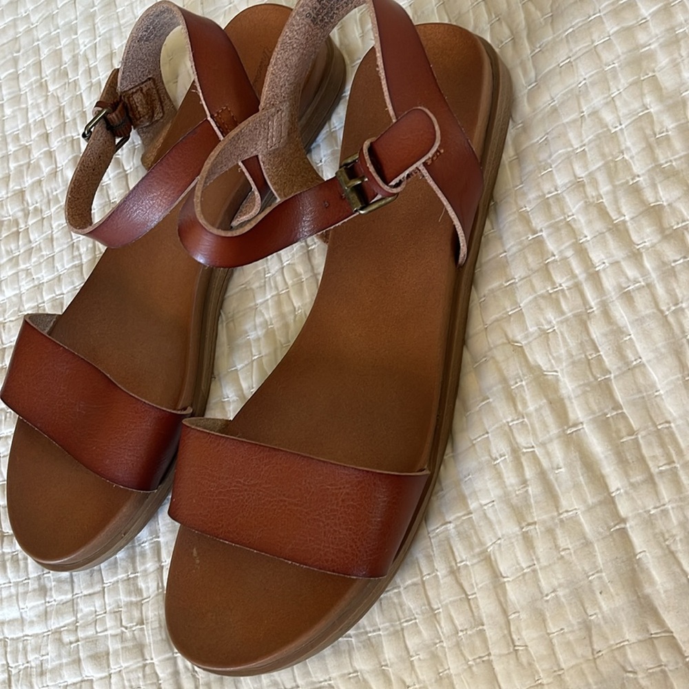 Sandals - Picture 2 of 2